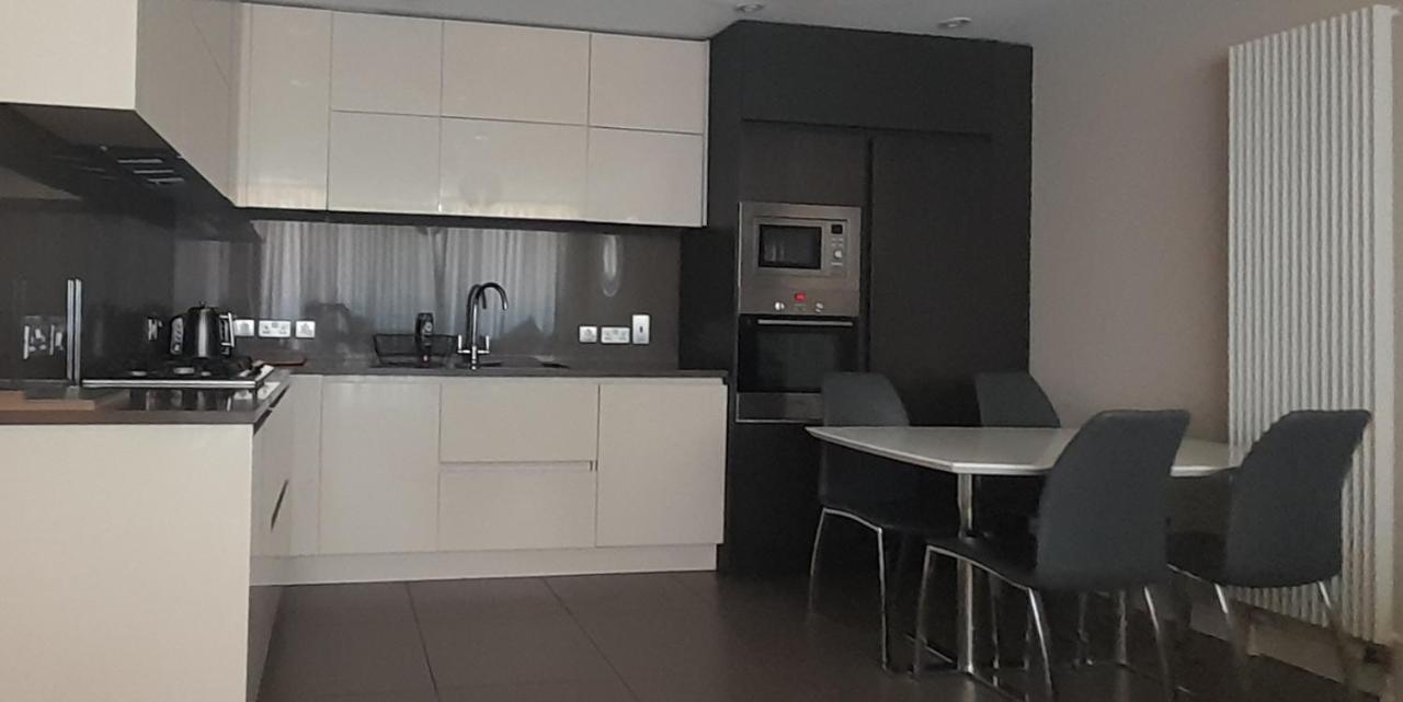 Stylish And Smart Two Double Bedroom Apartment Belfast Exterior photo